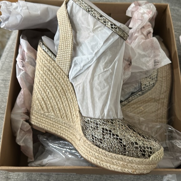 NEW in box Jessica Simpson Snake Sparkle Print Platform - Picture 3 of 6